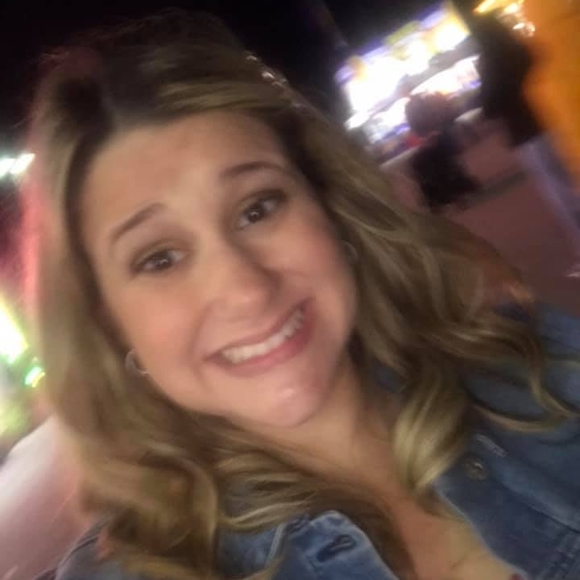 Meet your Posher, Renee - Picture 1 of 1